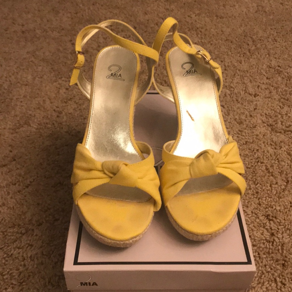 Mia wedges